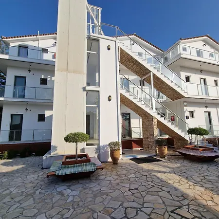 Apartament Pettas *